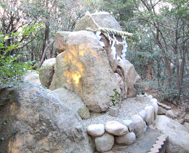 越木岩神社の磐座